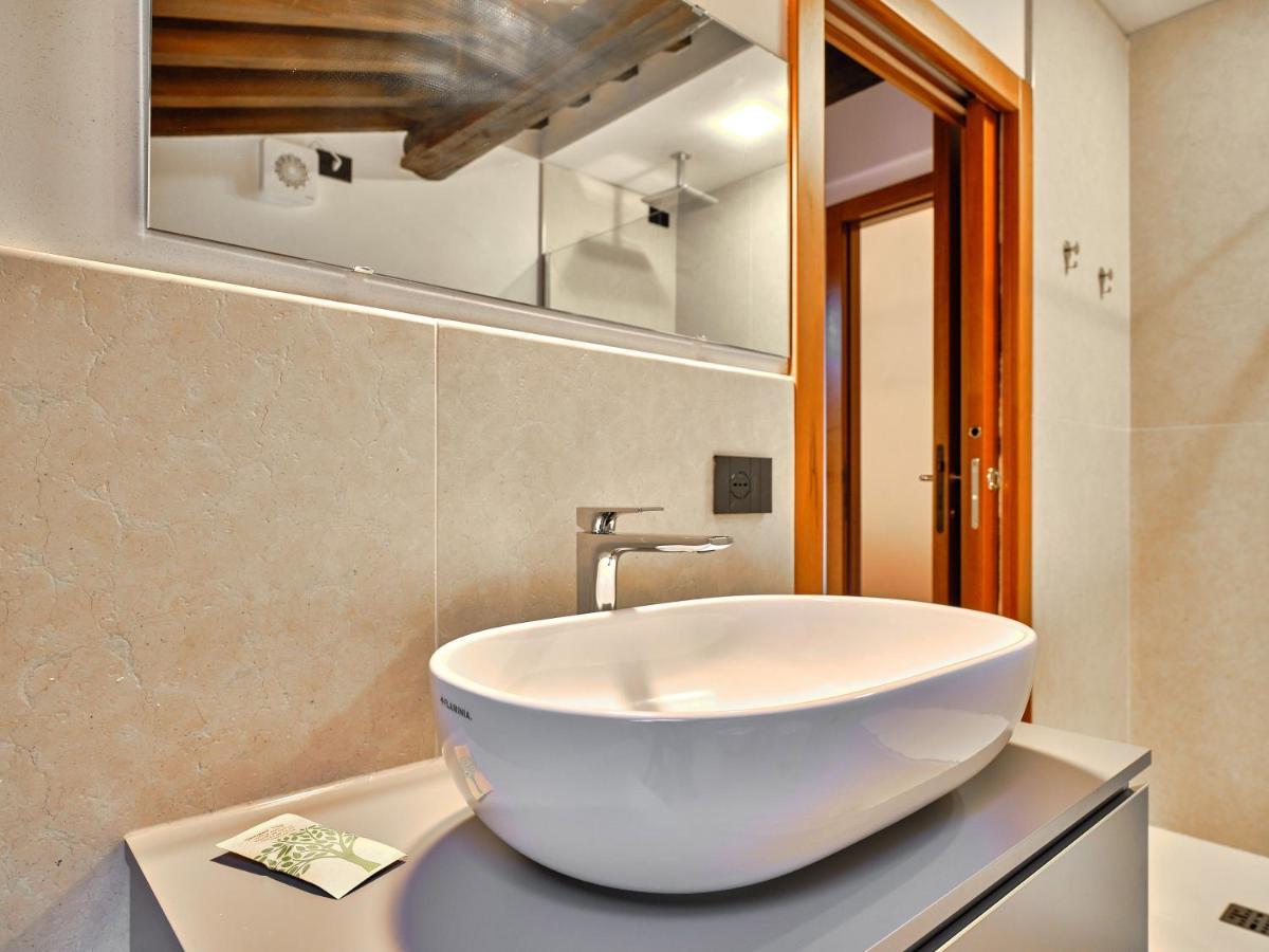 Apartmentsarena - Residenza Degli Scaligeri - Piazza Erbe Верона Екстериор снимка